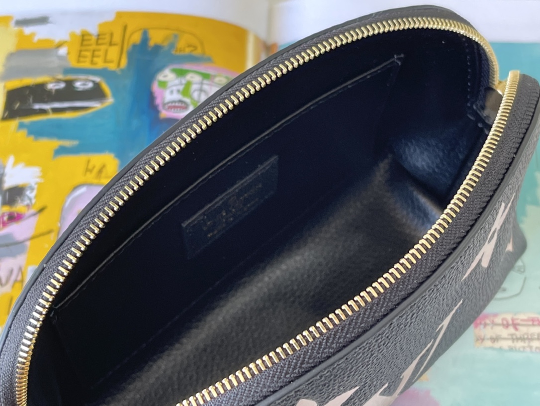 Bagsaaa L0vis Vvtt0n Cosmetic Pouch PM Black - 19 x 12 x 6 cm