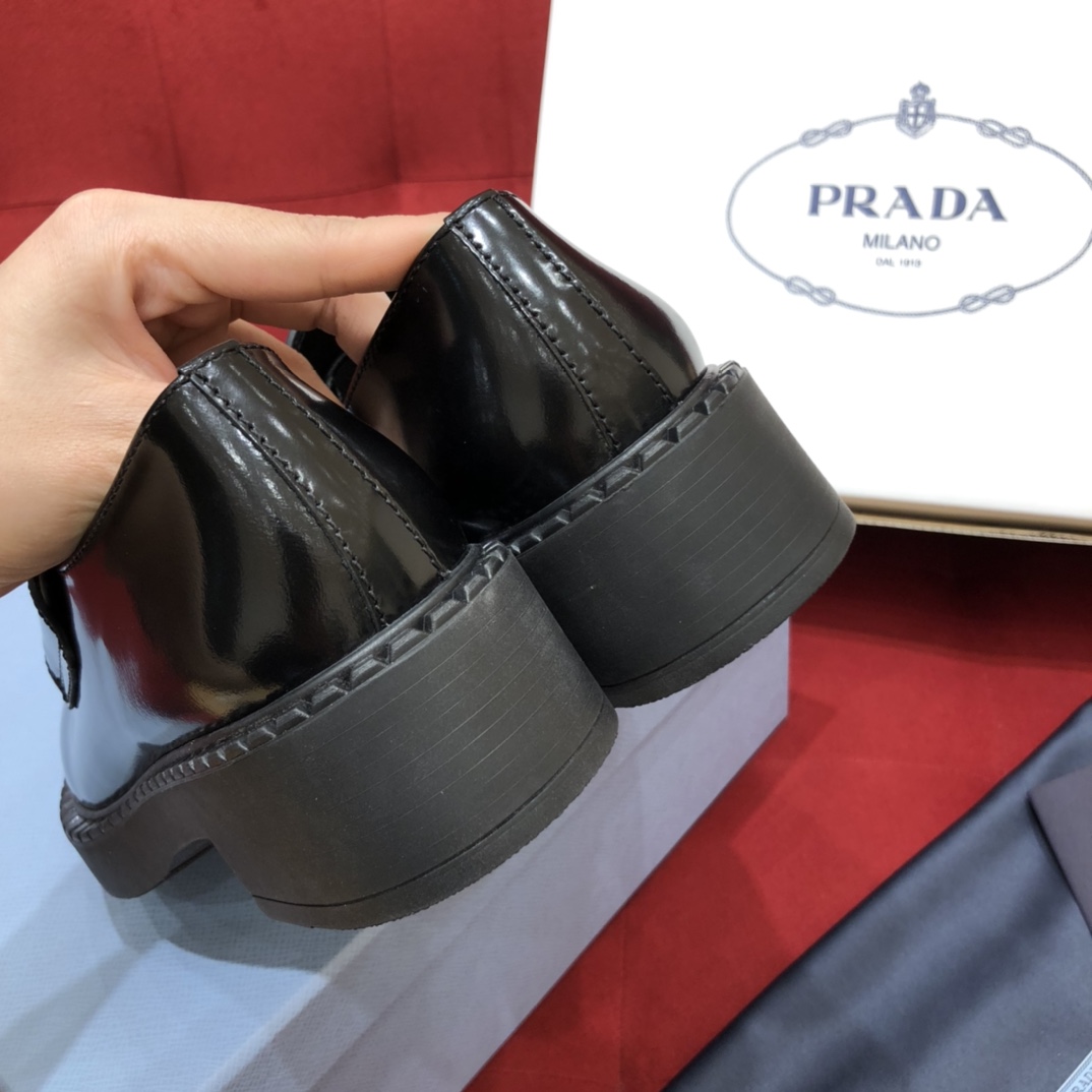 Bagsaaa Pra*a Brushes Loafers Black Silver Logo