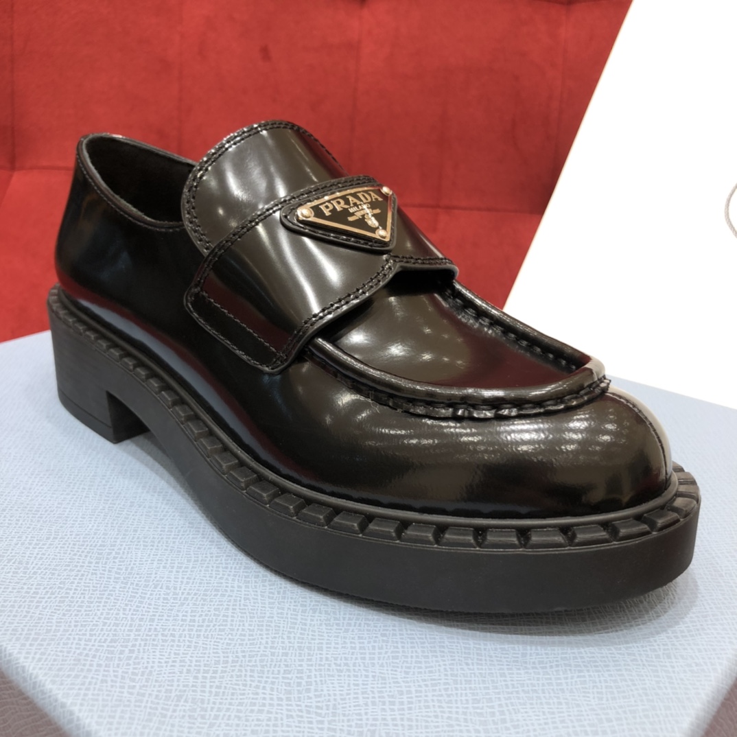 Bagsaaa Pra*a Brushes Loafers Black Silver Logo