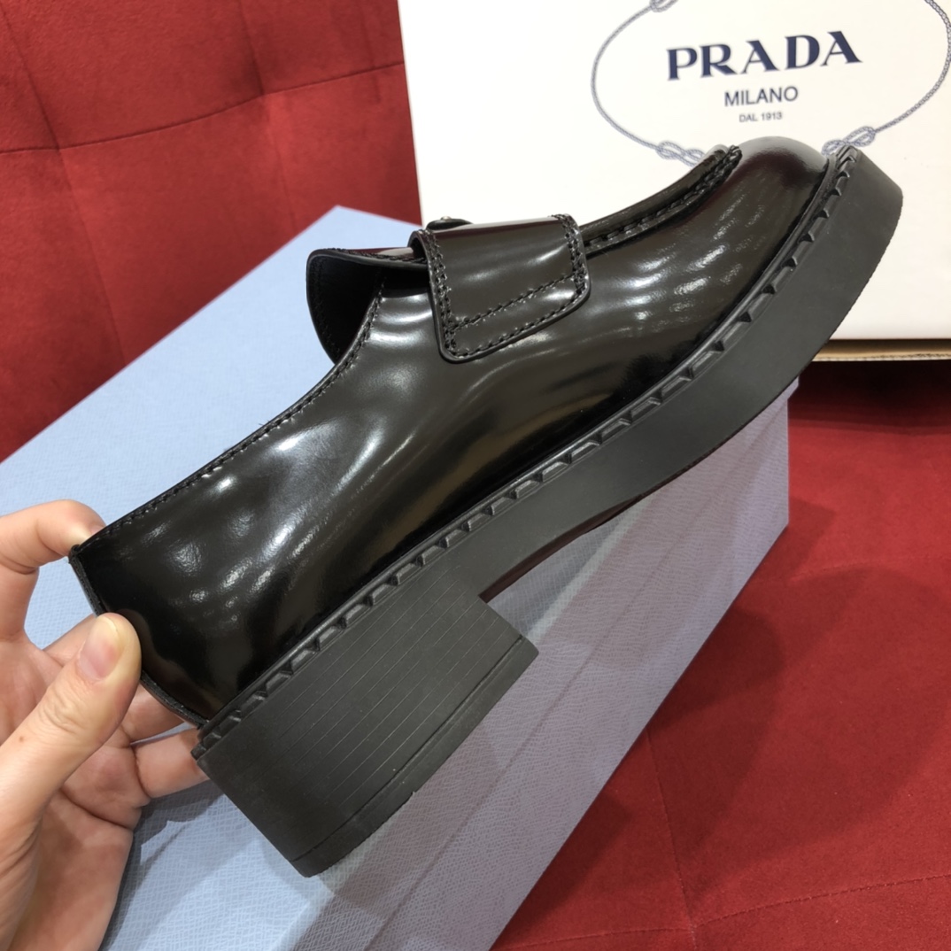 Bagsaaa Pra*a Brushes Loafers Black Silver Logo