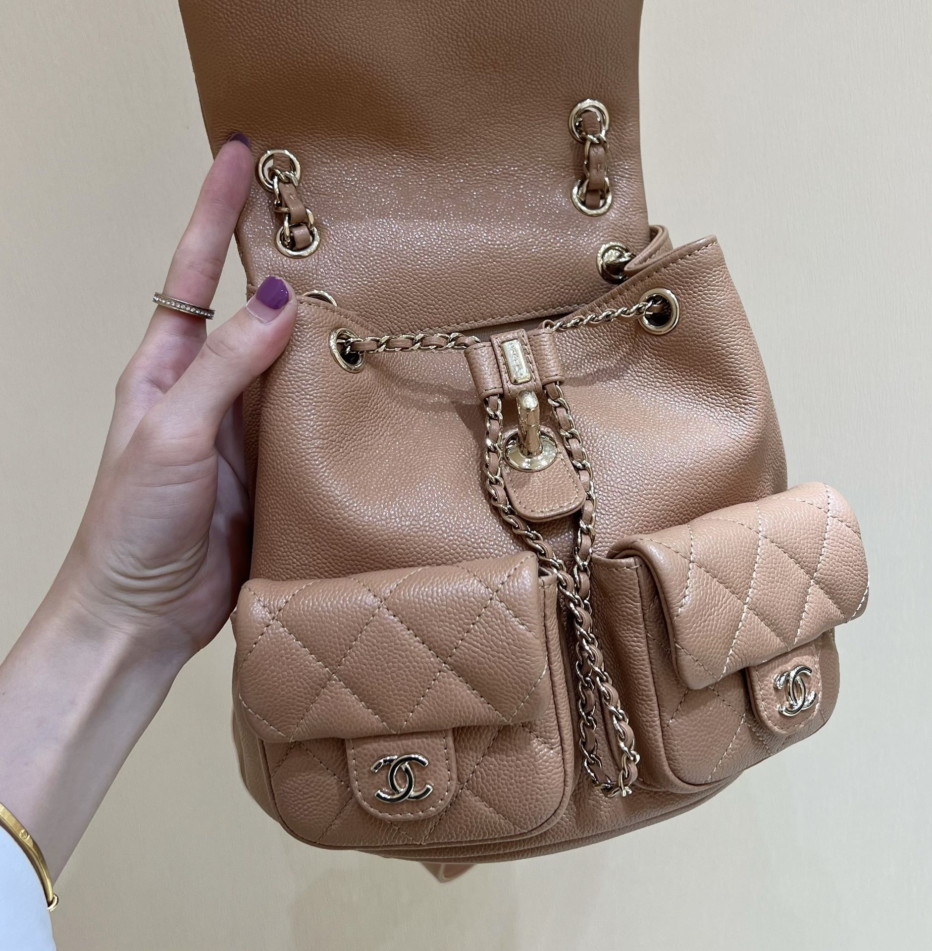 Bagsaaa Small Backpack Grained Shiny Calfskin & Gold-Tone Metal Nude - 21*20*12cm