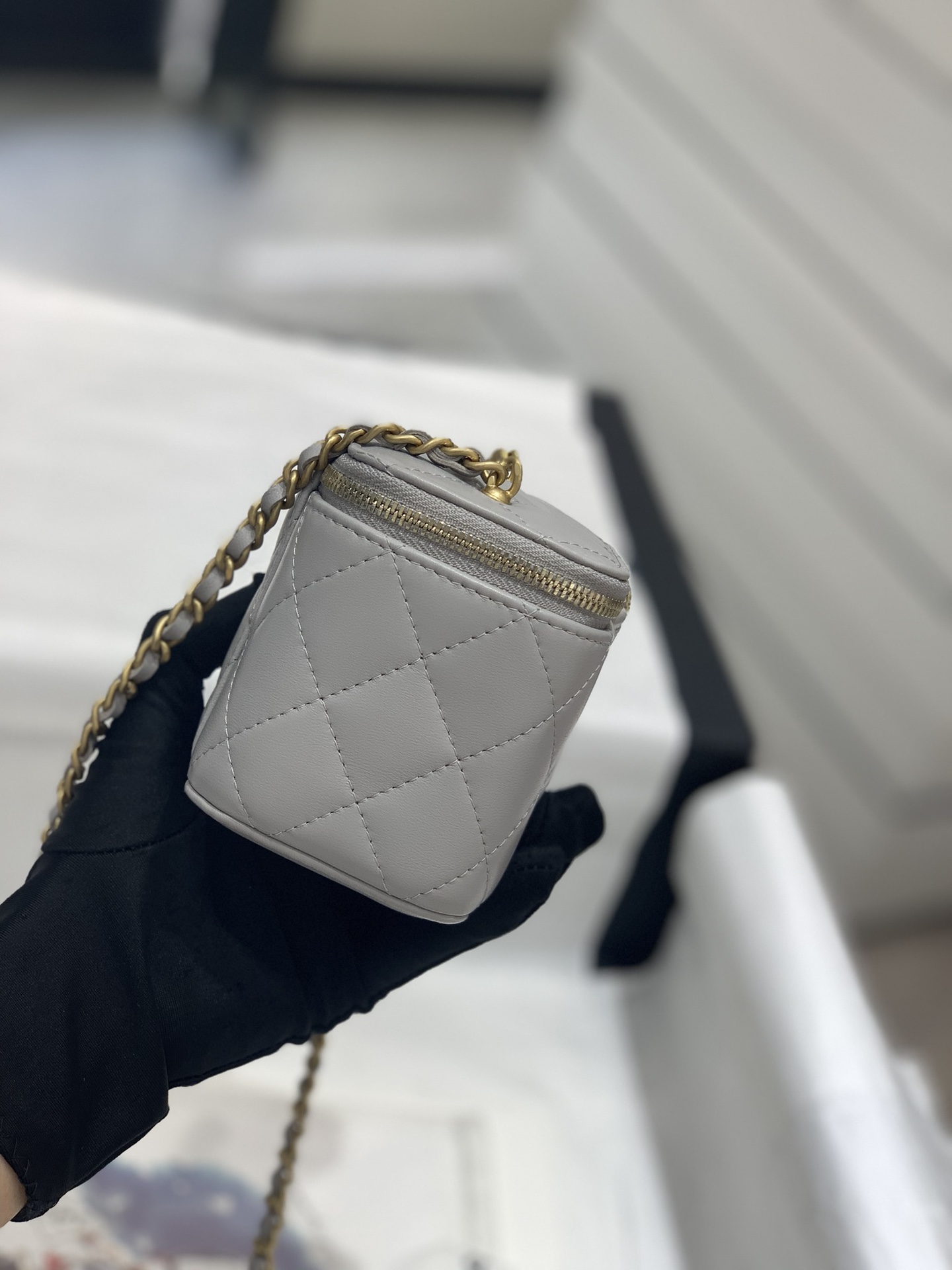 Bagsaaa Ch**el Clutch With Chain Gray Lambskin - 8.5 × 11 × 7 cm