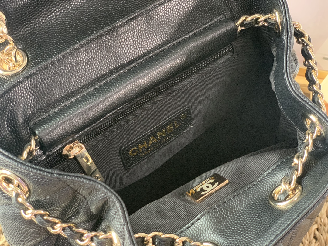 Bagsaaa Ch**el 22S Backpack in Black Caviar - 16 x 26 x 15 cm