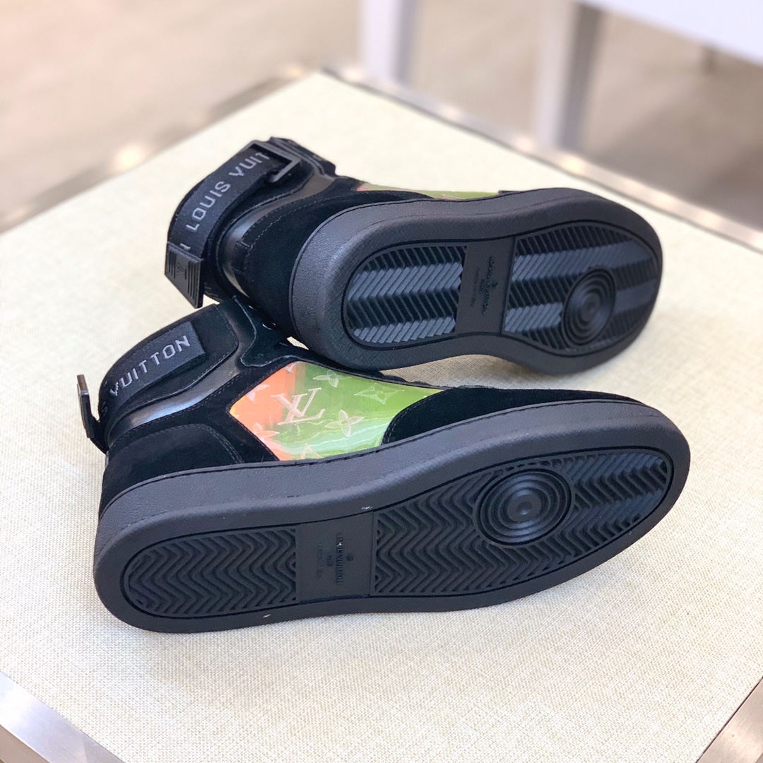 Bagsaaa L0vis Vvtt0n IRIDESCENT RIVOLI TRAINER
