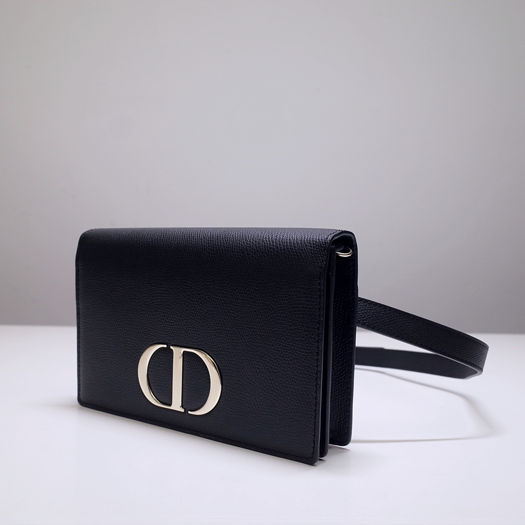 Bagsaaa D10r 2-IN-1 30 MONTAIGNE POUCH BLACK - 19 x 12.5 x 4 cm
