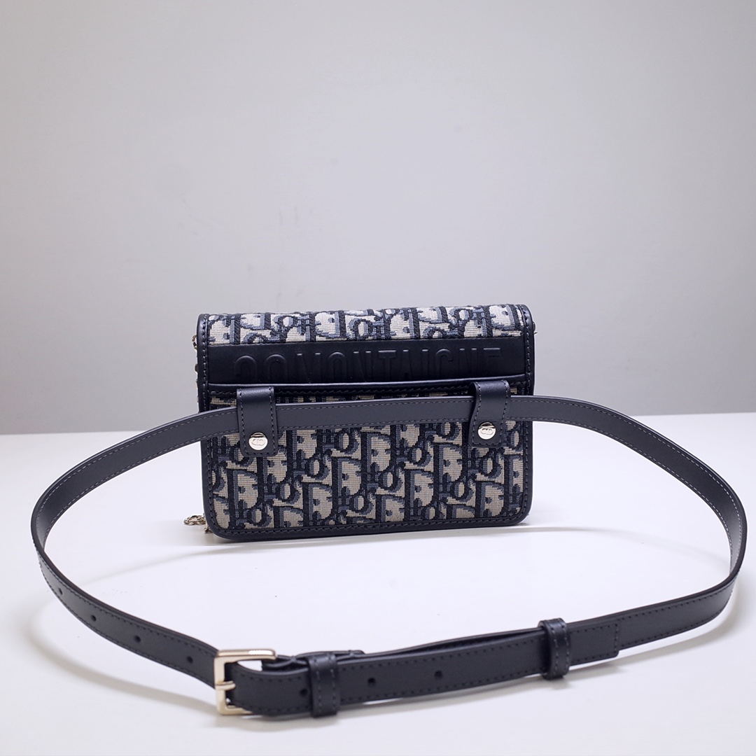 Bagsaaa D10r 2-IN-1 30 MONTAIGNE POUCH OBLIQUE - 19 x 12.5 x 4 cm