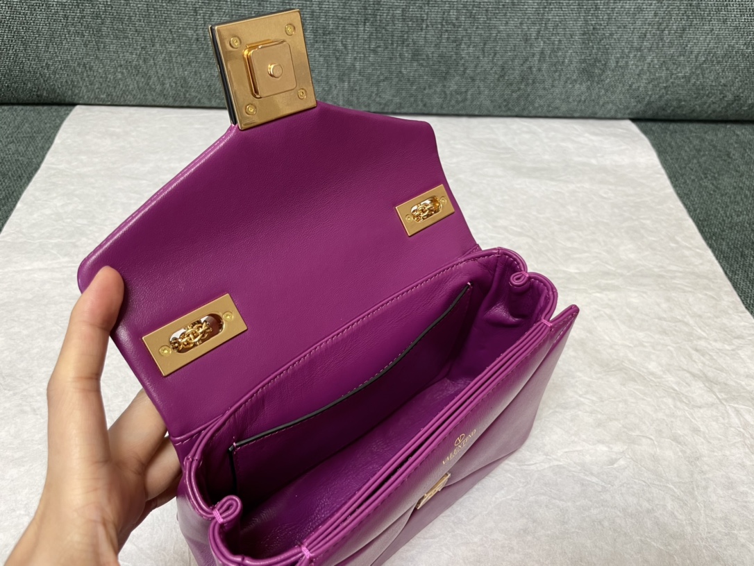 Bagsaaa Va1e*ntin0 Garavani One Stud Nappa Purple Bag - 19x14x1cm