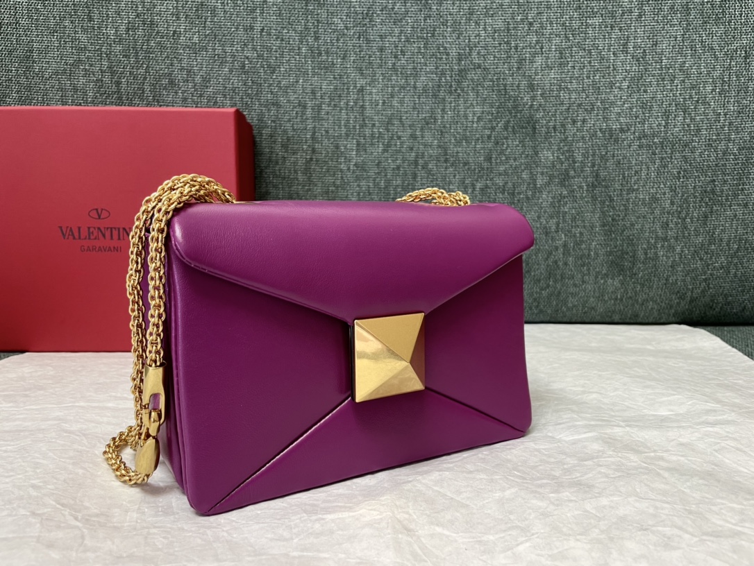 Bagsaaa Va1e*ntin0 Garavani One Stud Nappa Purple Bag - 19x14x1cm