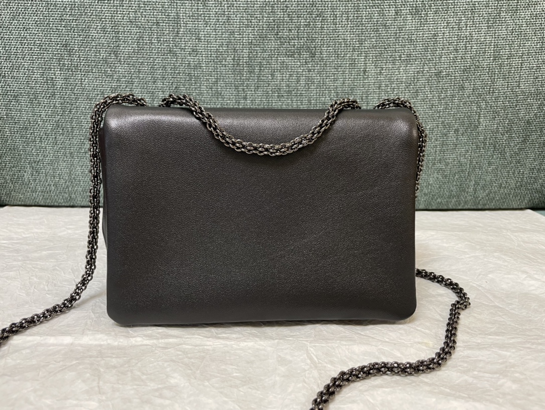 Bagsaaa Va1e*ntin0 Garavani One Stud Nappa All Black Bag - 19x14x1cm