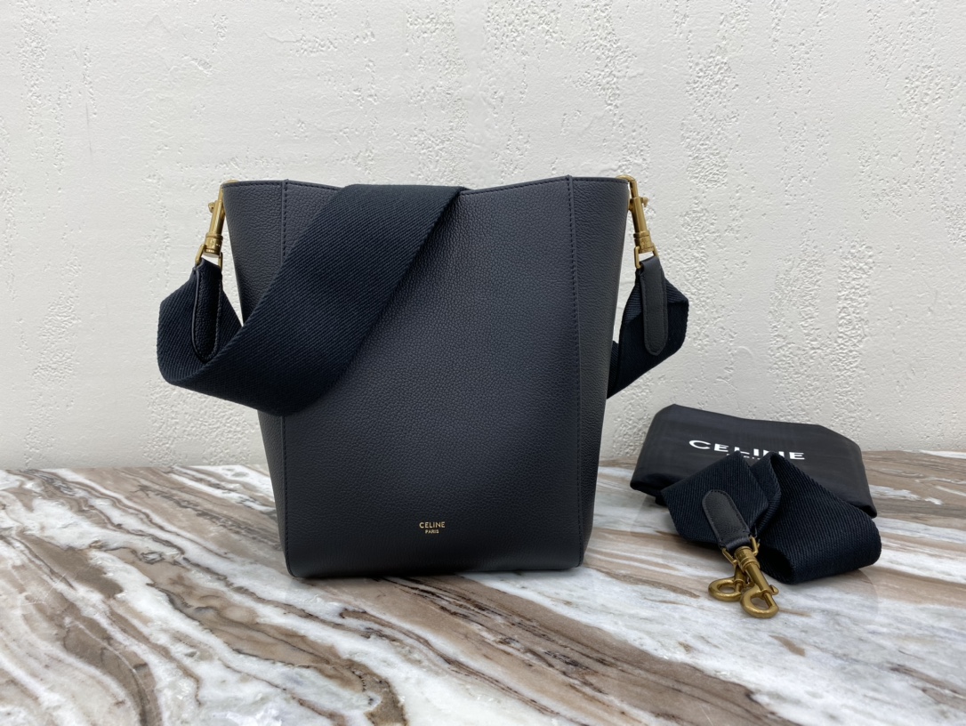 Bagsaaa Ce1i*e Sangle Small Bucket Bag in Black - 18 X 25 X 12 CM