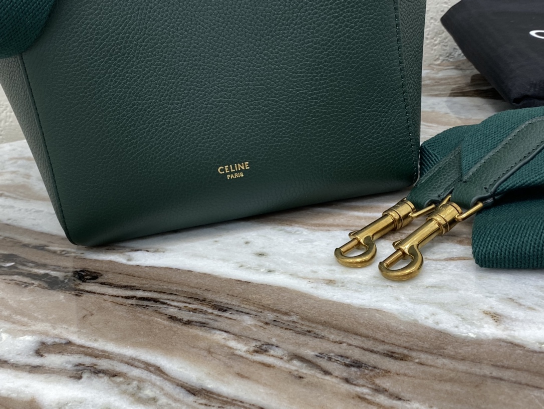 Bagsaaa Ce1i*e Sangle Small Bucket Bag in Green - 18 X 25 X 12 CM