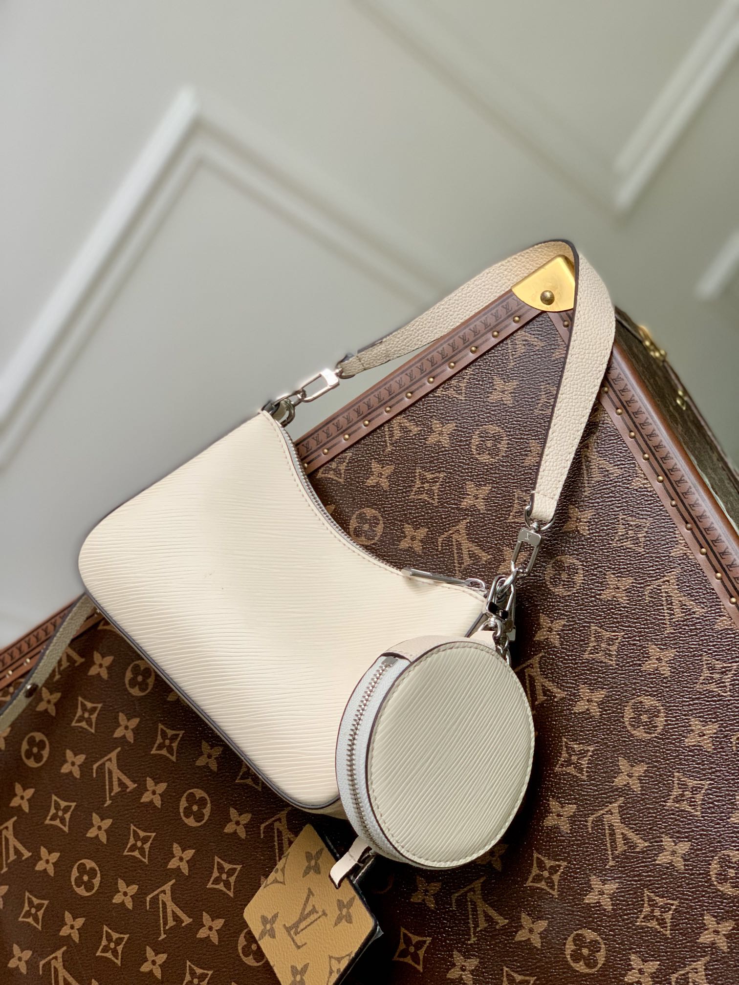 Bagsaaa L0vis Vvtt0n Marellini white bag - 19 x 13.5 x 6.5 cm