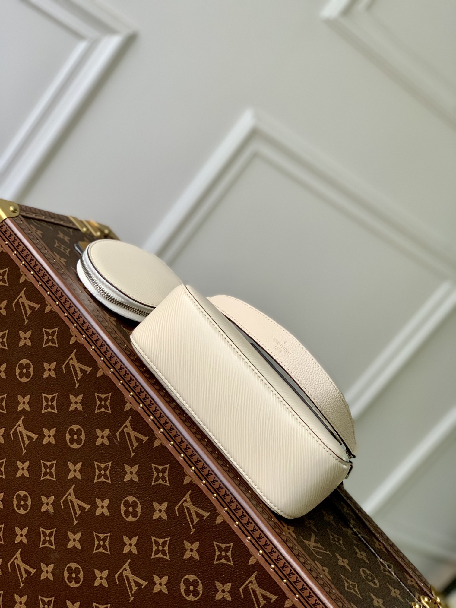 Bagsaaa L0vis Vvtt0n Marellini white bag - 19 x 13.5 x 6.5 cm