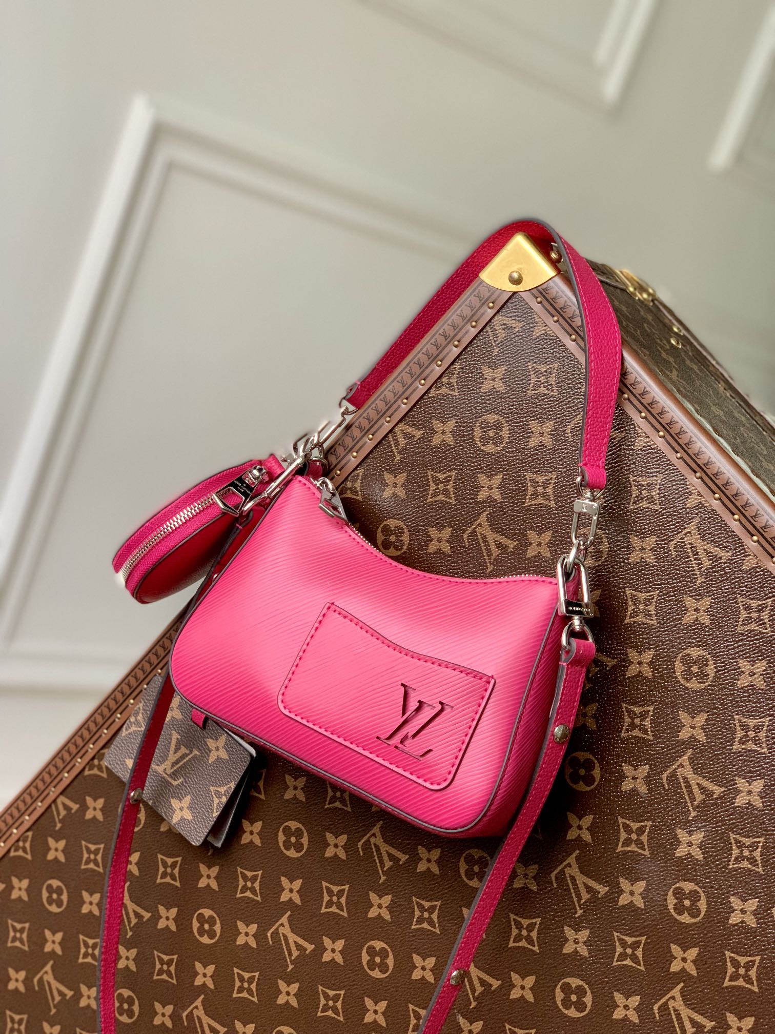 Bagsaaa L0vis Vvtt0n Marellini pink bag - 19 x 13.5 x 6.5 cm