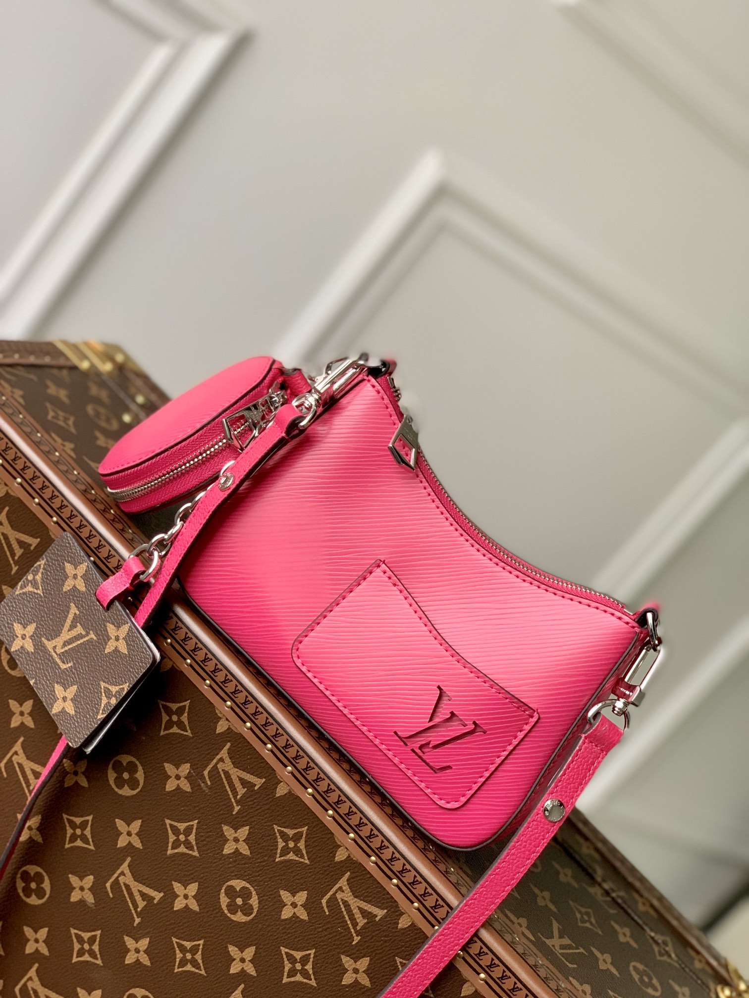 Bagsaaa L0vis Vvtt0n Marellini pink bag - 19 x 13.5 x 6.5 cm