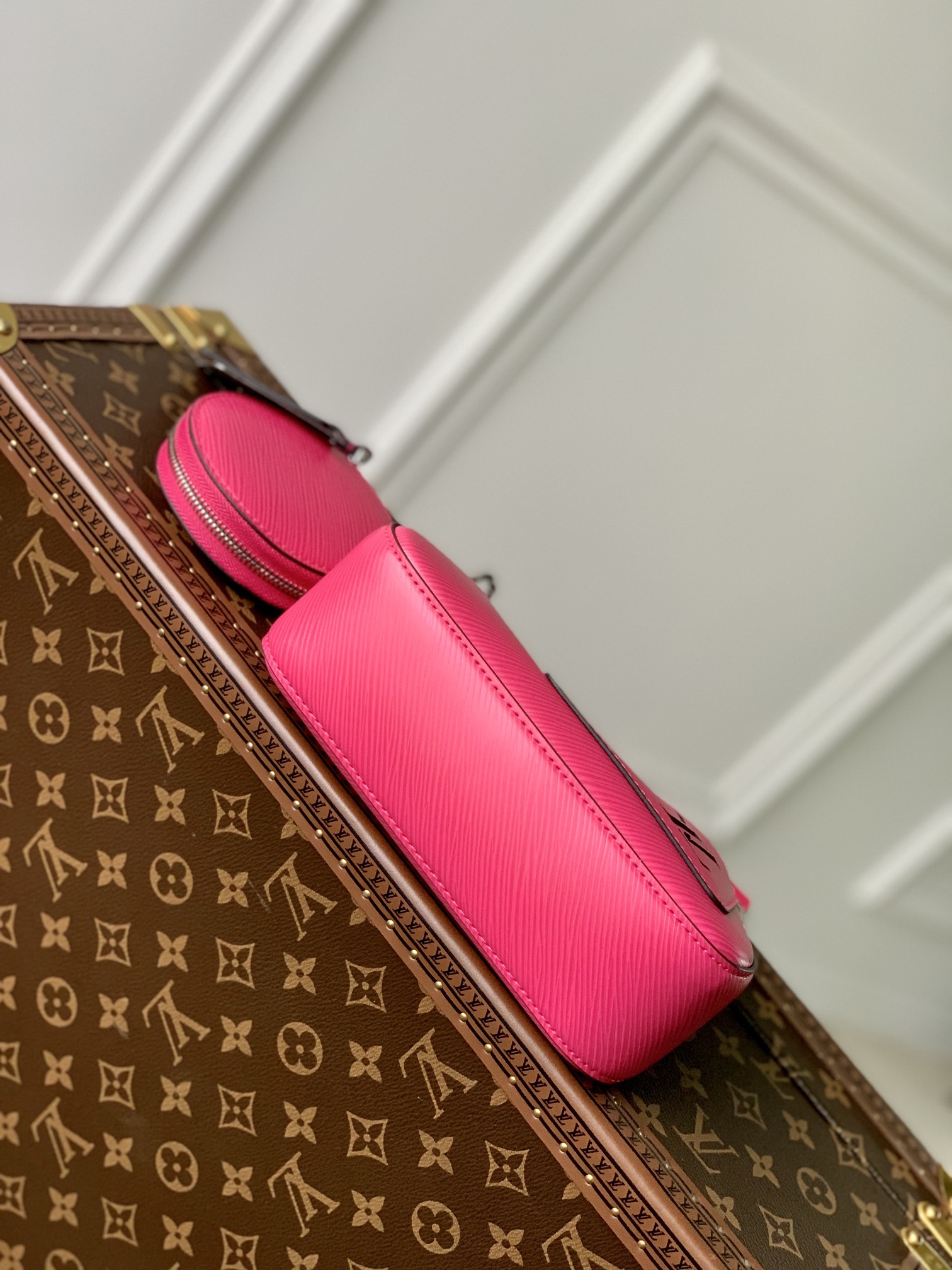 Bagsaaa L0vis Vvtt0n Marellini pink bag - 19 x 13.5 x 6.5 cm