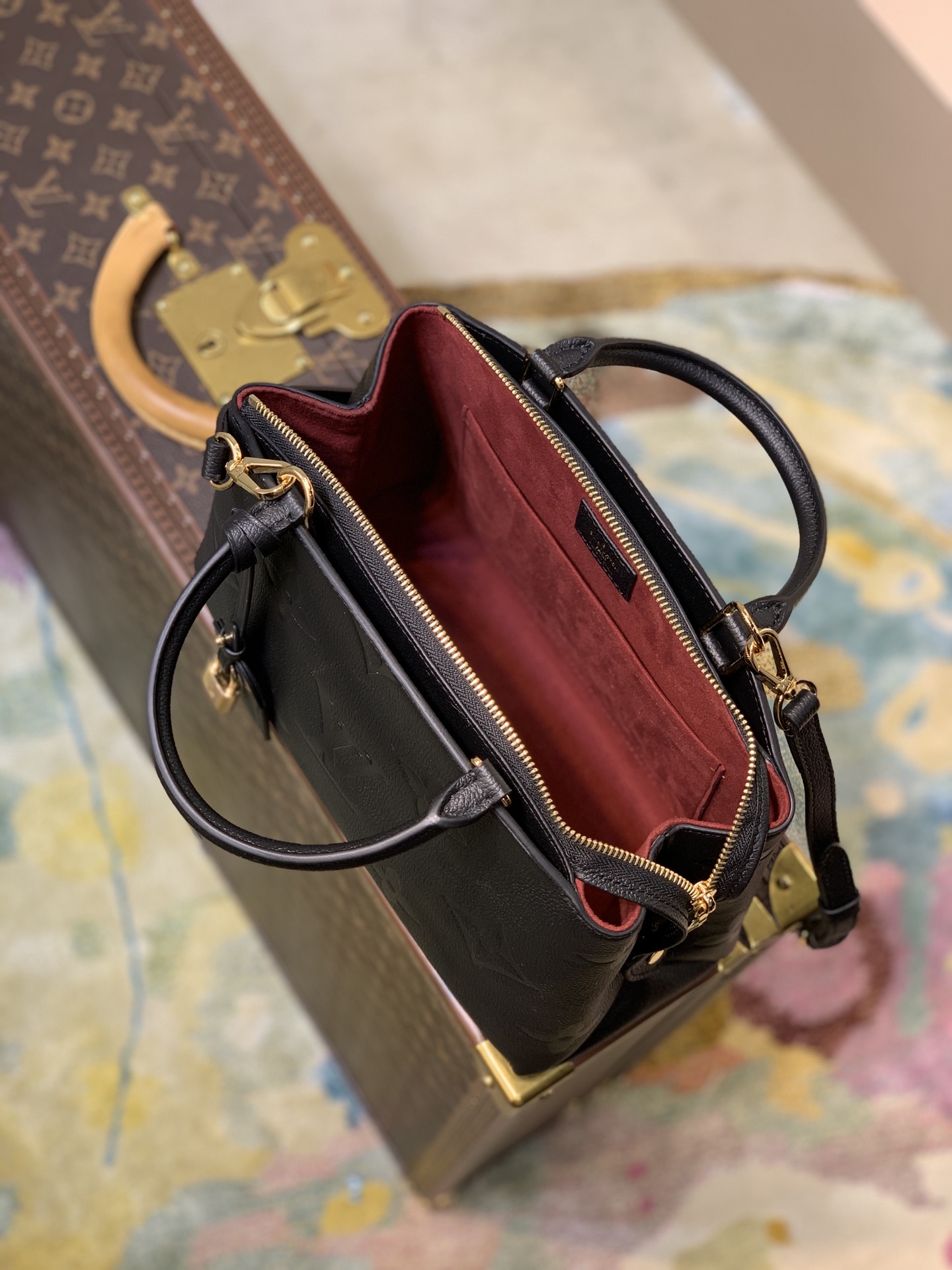 Bagsaaa L0vis Vvtt0n Petit Palais Black Monogram Empreinte embossed cowhide - 29 x 18 x 12.5 cm