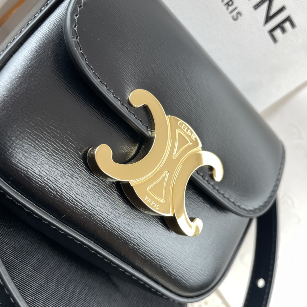 Bagsaaa Ce1i*e Mini Triomphe in black shiny calfskin - 11x8x4 cm