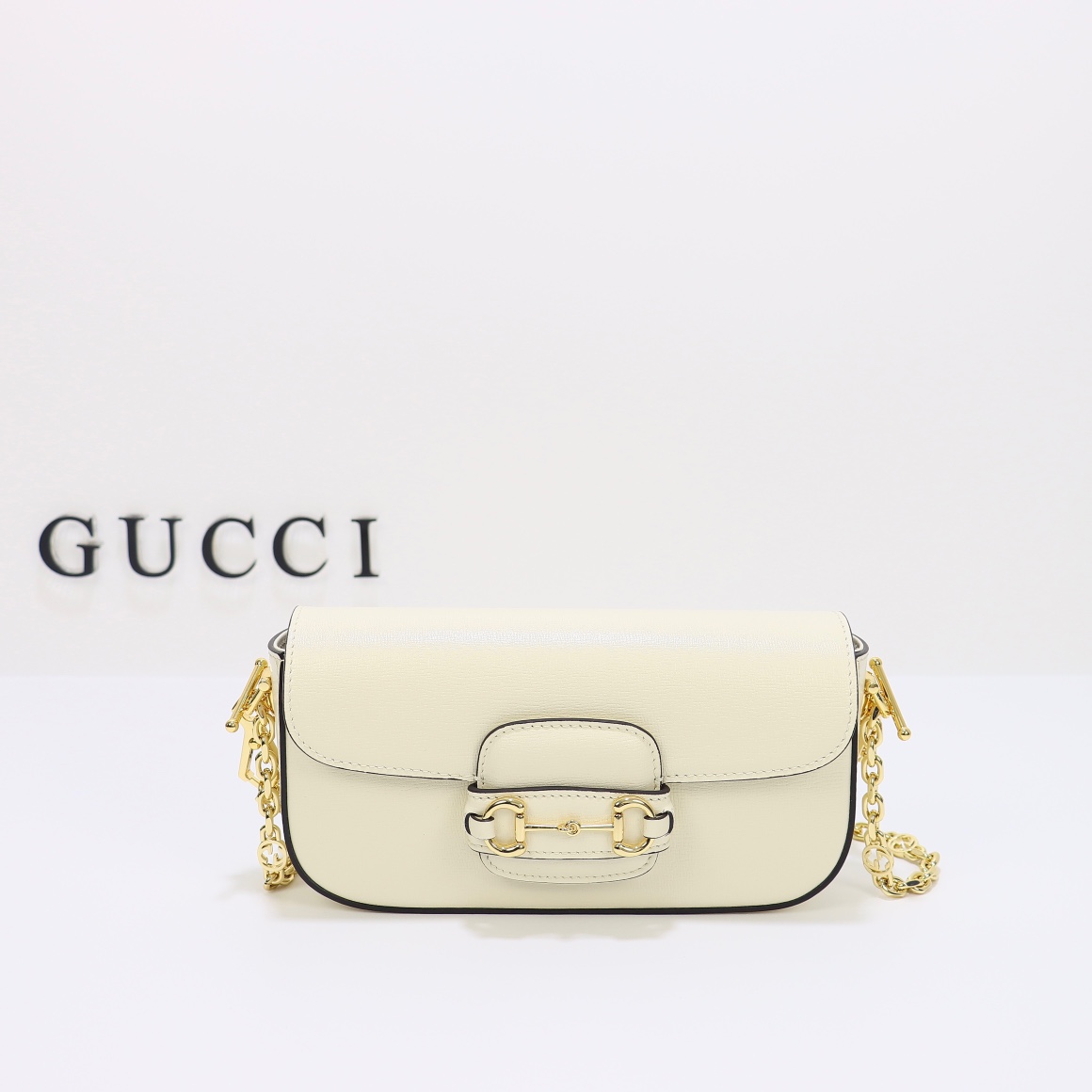 Bagsaaa Gvc*1Horsebit 1955 Shoulder bag in white - W24cm x H13cm x D5.5cm