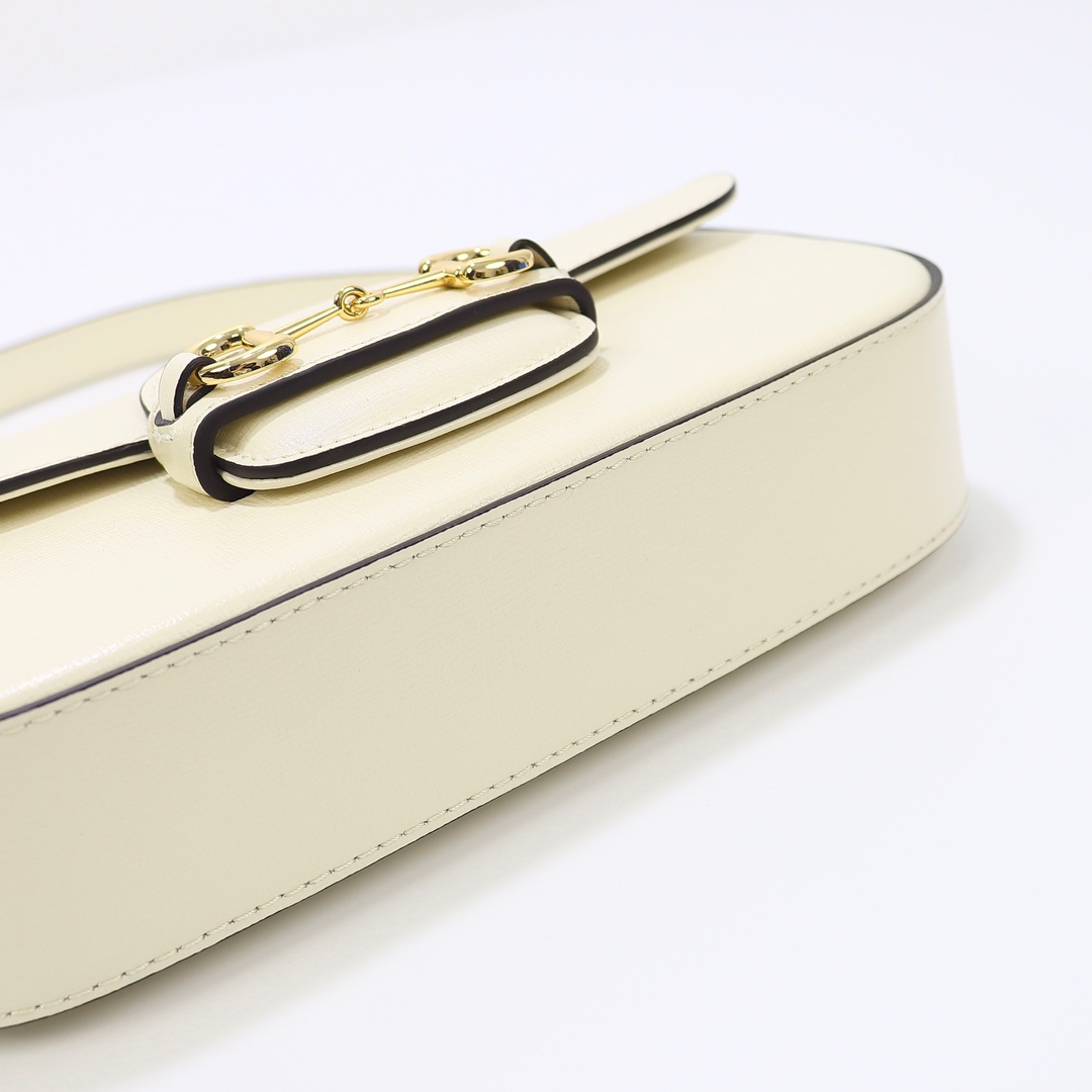 Bagsaaa Gvc*1Horsebit 1955 Shoulder bag in white - W24cm x H13cm x D5.5cm