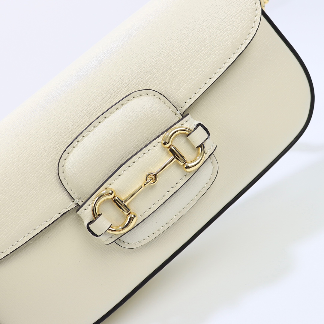 Bagsaaa Gvc*1Horsebit 1955 Shoulder bag in white - W24cm x H13cm x D5.5cm