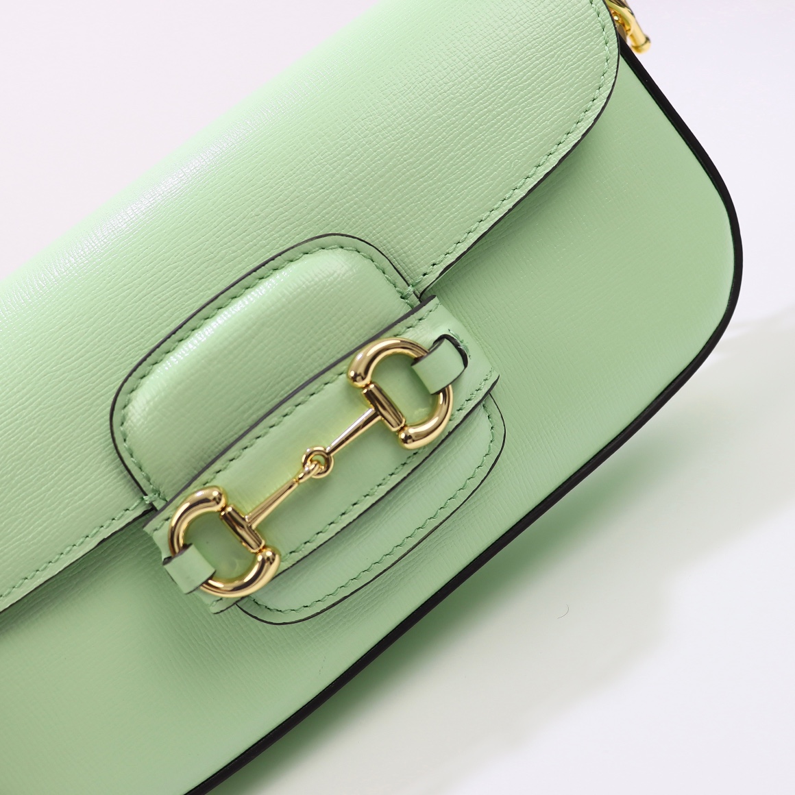 Bagsaaa Gvc*1 Horsebit 1955 Shoulder bag in lighter green - W24cm x H13cm x D5.5cm