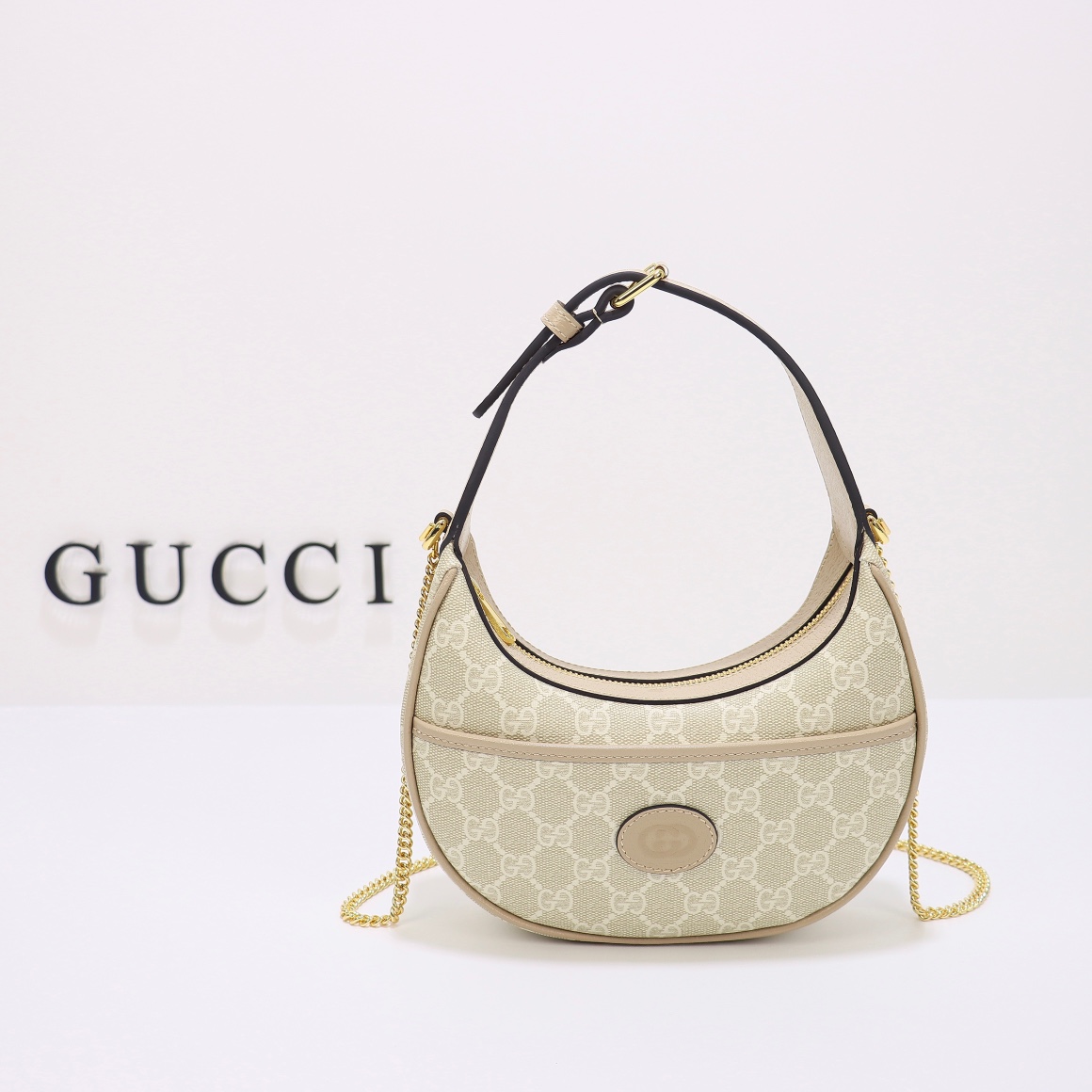 Bagsaaa Gvc*1 GG Half Moon Shaped Mini Bag in White and ebony GG Svp*me canvas - W22cm x H12.5cm x D5cm