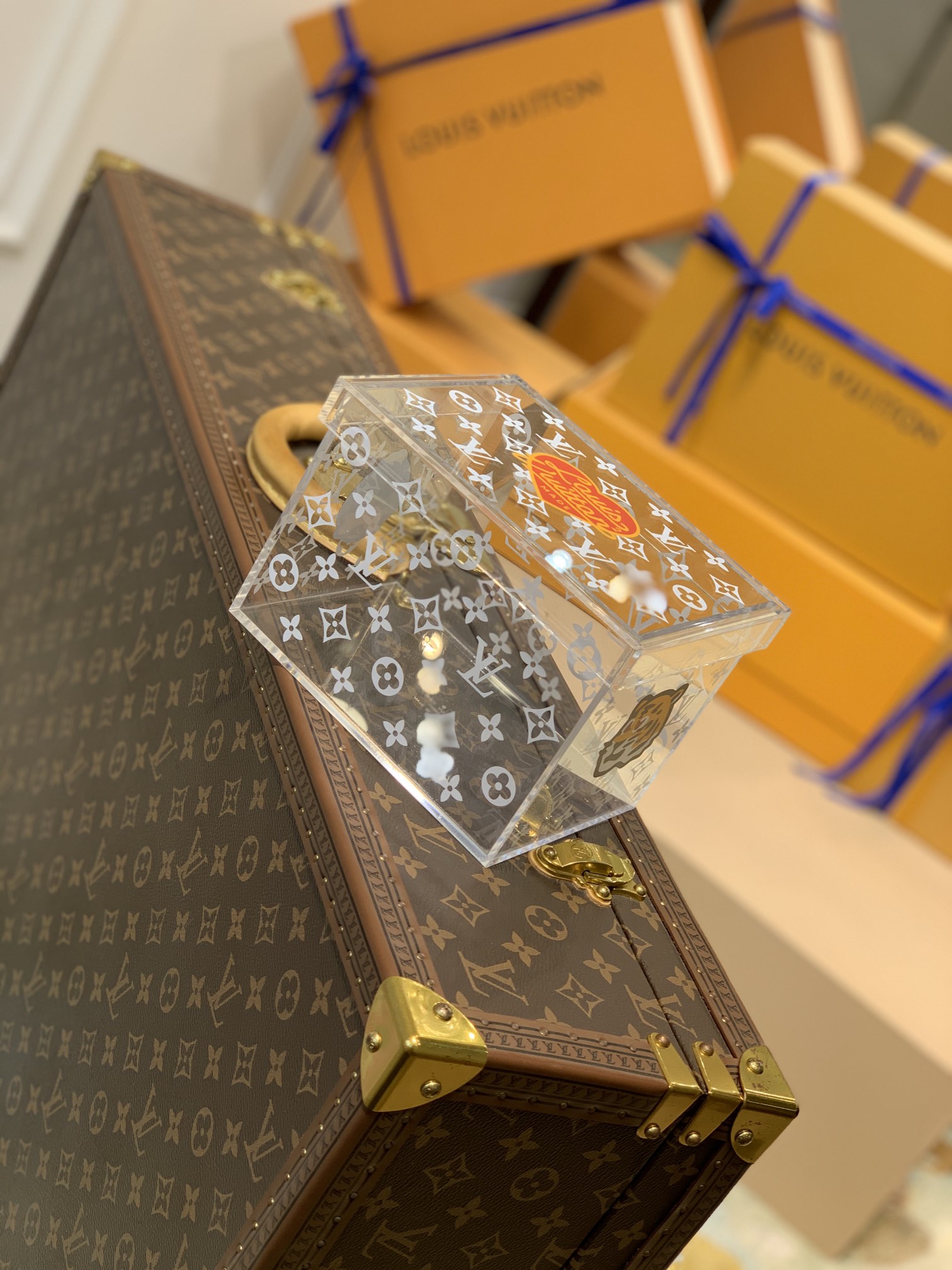 Bagsaaa L0vis Vvtt0n Transparent Box Nigo’s heart logo - 12.5 x 12.5 x 12.5 cm