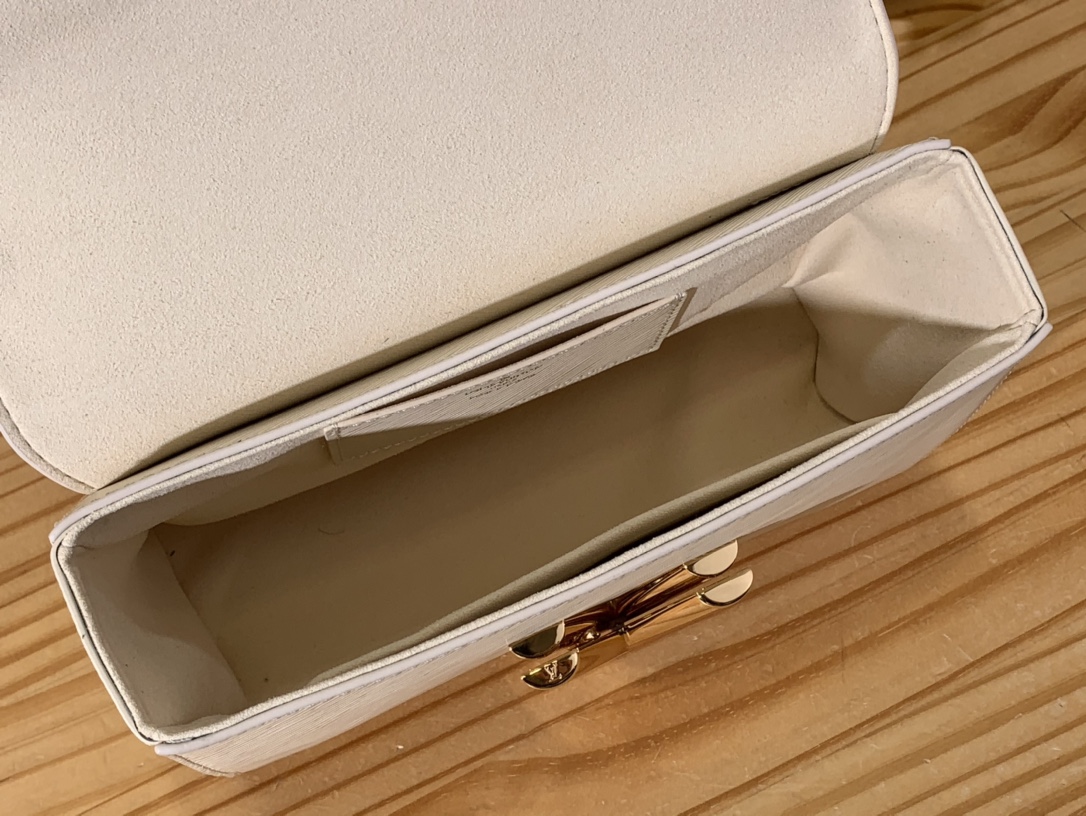 Bagsaaa L0vis Vvtt0n Twist MM Bag White Epi grained - 23 x 17 x 9.5 cm