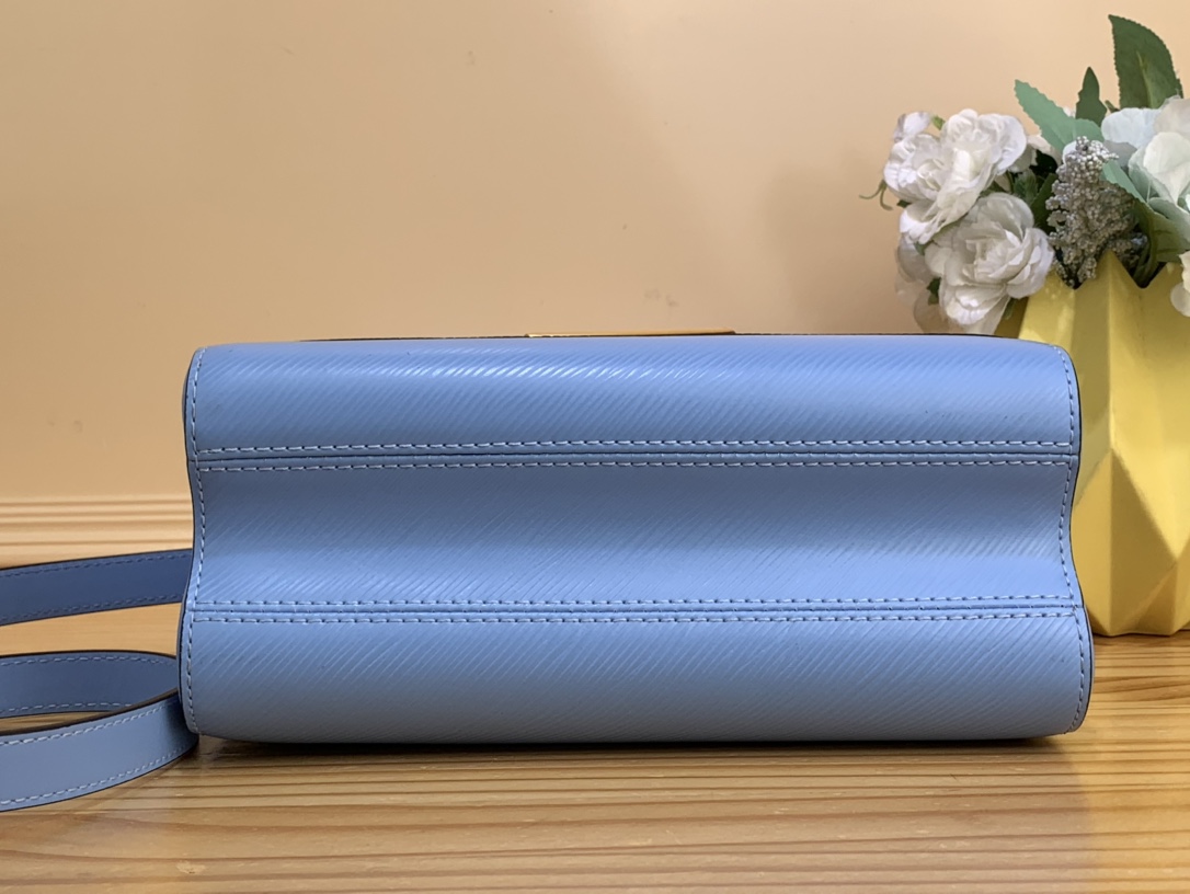 Bagsaaa L0vis Vvtt0n Twist PM Bag Blue Epi grained with charm gold strap - 19 x 15 x 9cm