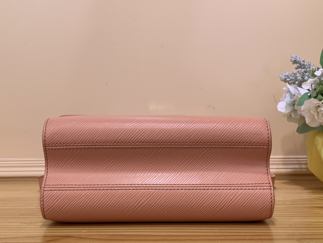 Bagsaaa L0vis Vvtt0n Twist PM Bag Epi grained with charm gold strap - 19 x 15 x 9cm