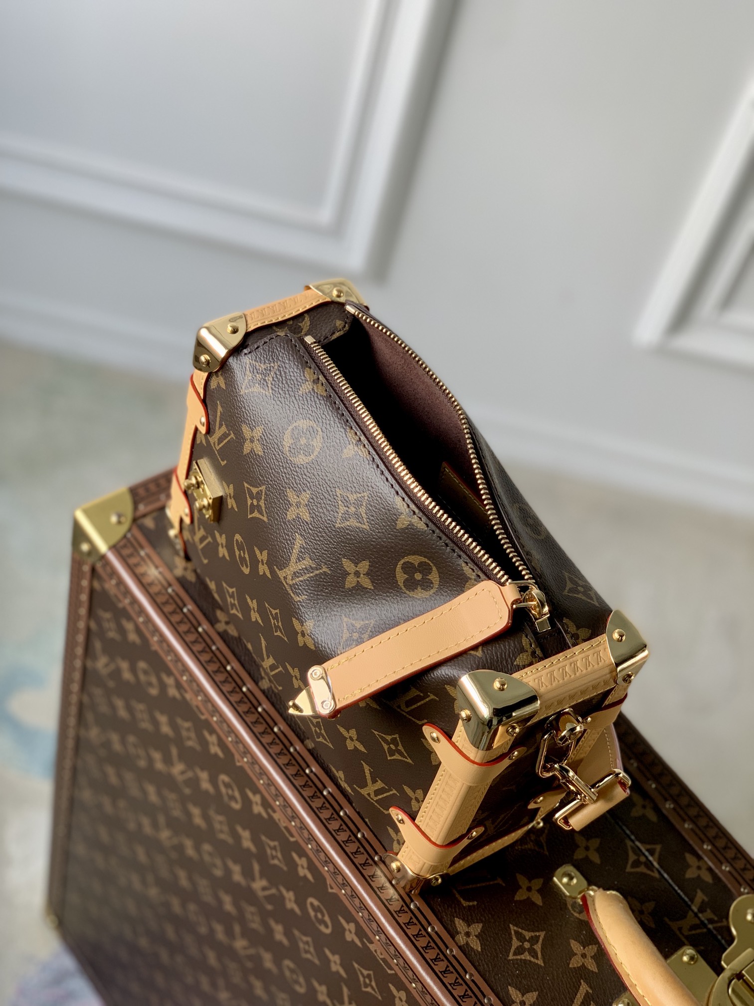 Bagsaaa L0vis Vvtt0n Side Trunk MM Monogram Canvas M46358 - 23.5 x 16 x 8.5 cm