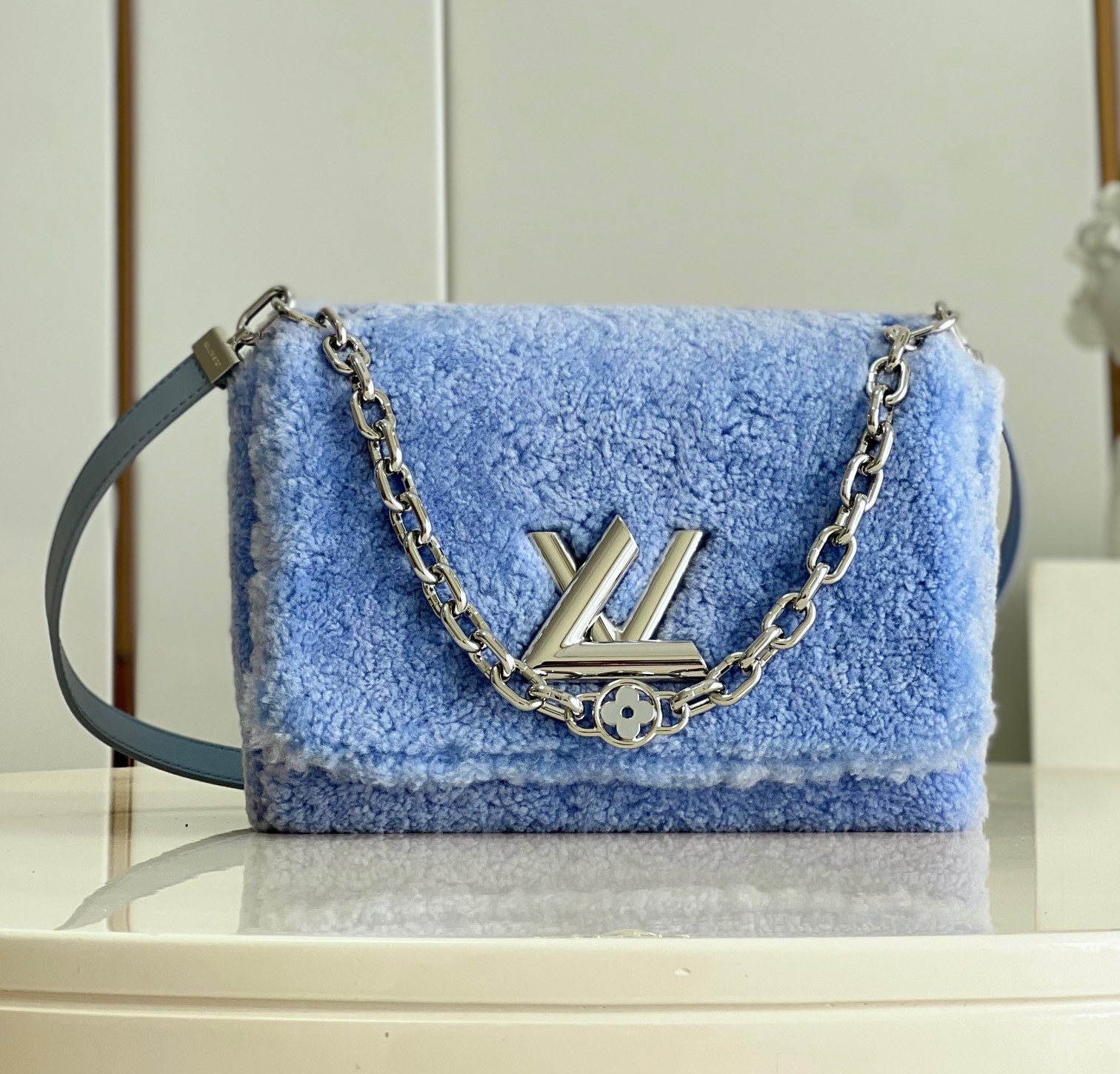 Bagsaaa L0vis Vvtt0n Twist MM Fleece Jean Blue - 23 x 17 x 9.5 cm