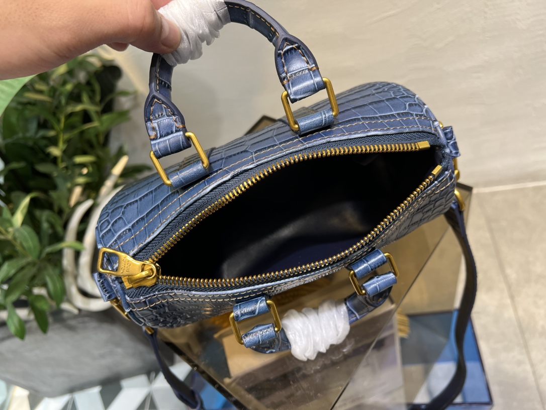 Bagsaaa L0vis Vvtt0n Keepall XS Crocodilian leather - 21 x 12 x 9 cm
