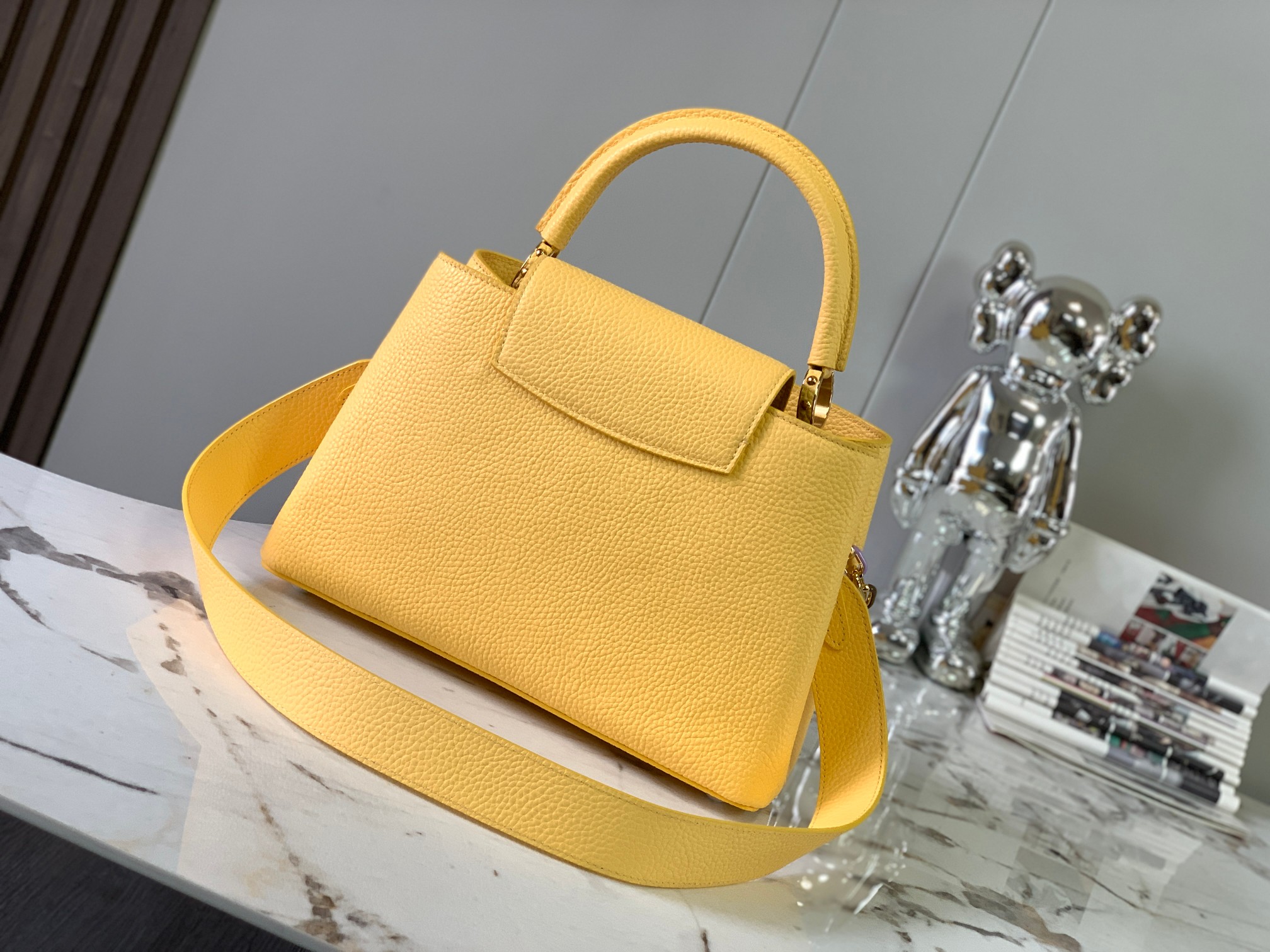 Bagsaaa L0vis Vvtt0n Capucines MM Bag Yellow Taurillon leather With Chain Strap - 31.5 x 20 x 11 cm