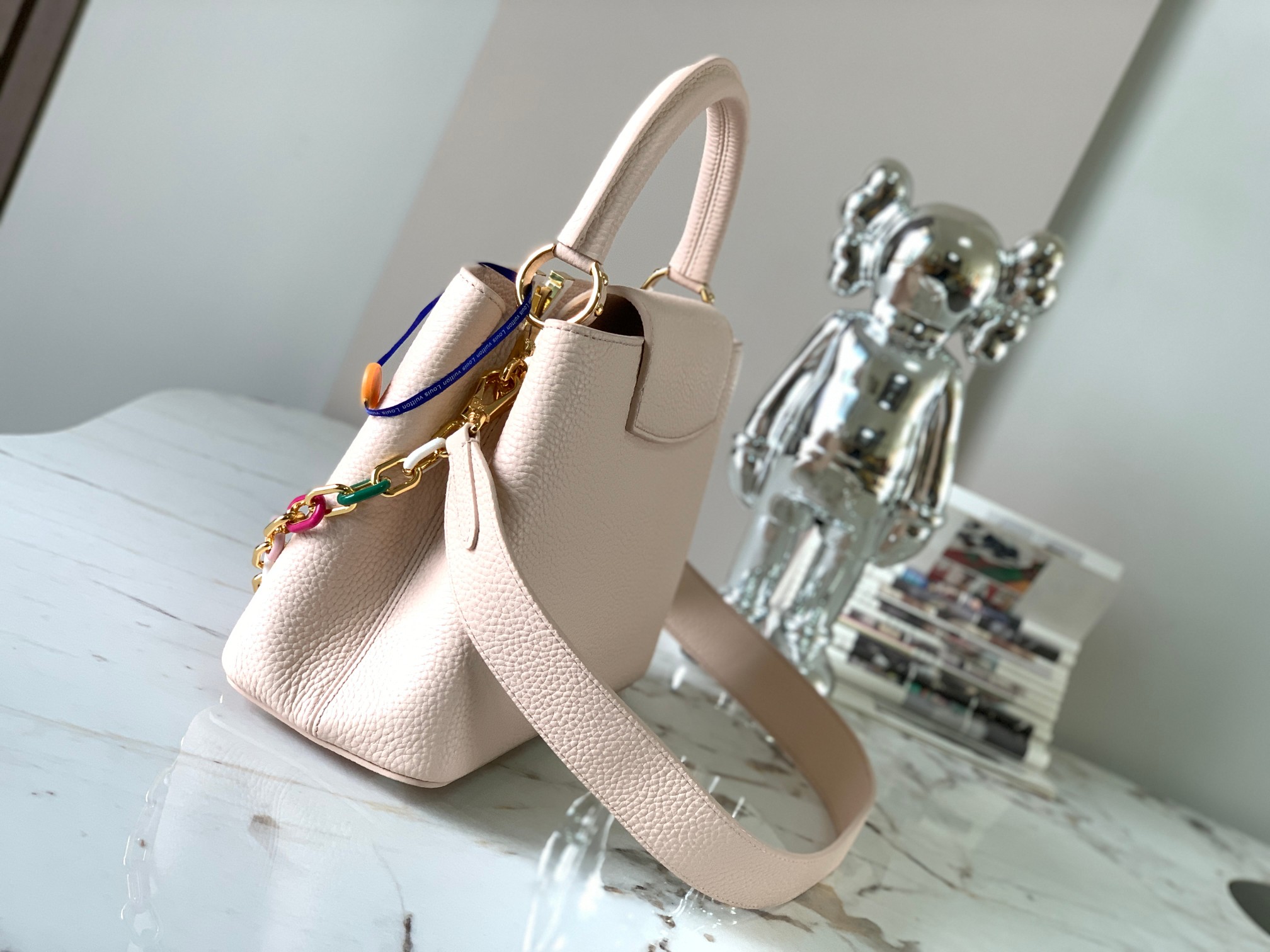 Bagsaaa L0vis Vvtt0n Capucines MM Bag Light Pink Taurillon leather With Chain Strap - 31.5 x 20 x 11 cm