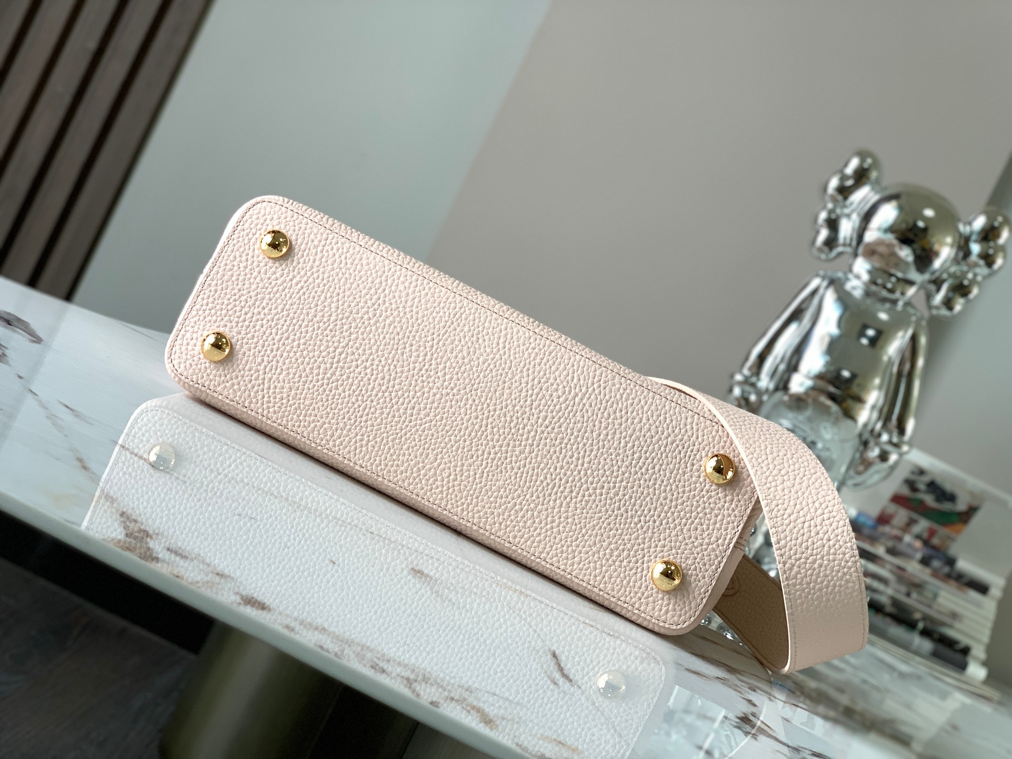 Bagsaaa L0vis Vvtt0n Capucines MM Bag Light Pink Taurillon leather With Chain Strap - 31.5 x 20 x 11 cm