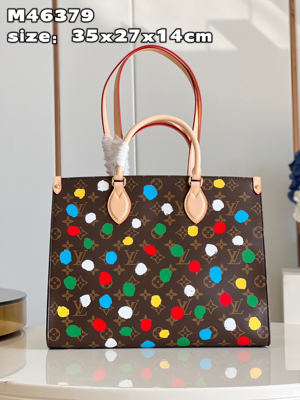 Bagsaaa L0vis Vvtt0n Onthego MM YK Painted Dots texture with 3D effect - 35 x 27 x 14 cm