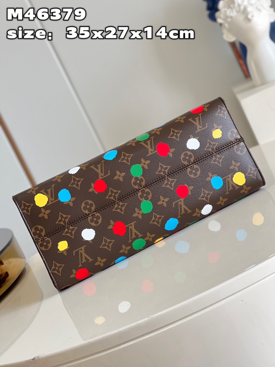 Bagsaaa L0vis Vvtt0n Onthego MM YK Painted Dots texture with 3D effect - 35 x 27 x 14 cm