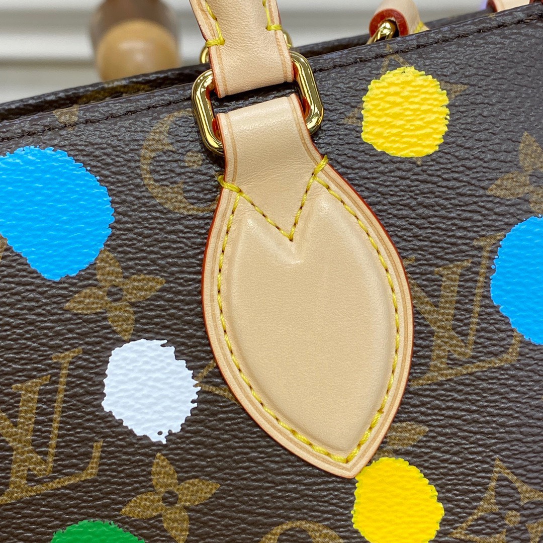 Bagsaaa L0vis Vvtt0n Onthego PM YK Painted Dots texture with 3D effect - 25x19x11.5cm