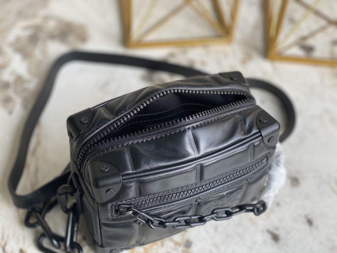 Bagsaaa L0vis Vvtt0n Mini Soft Trunk - 18.5 x 13 x 8 cm