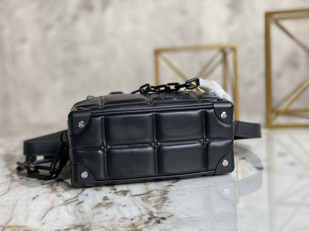 Bagsaaa L0vis Vvtt0n Mini Soft Trunk - 18.5 x 13 x 8 cm