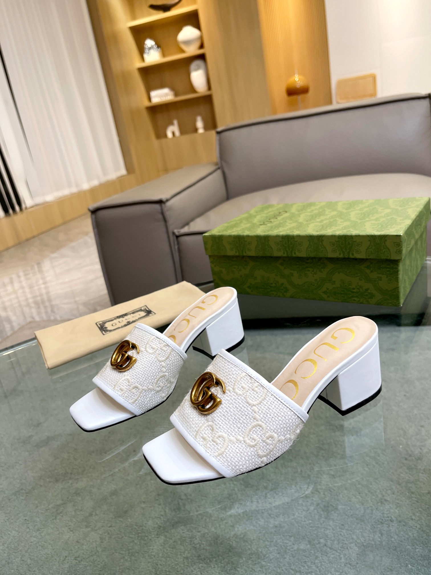 Gvc*1 GG Logo Sandals (4 colors)
