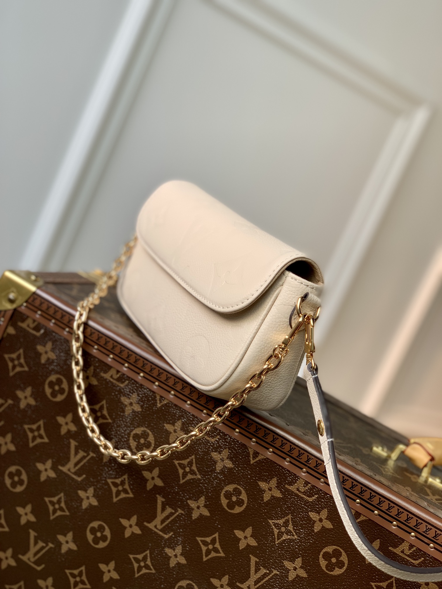 Bagsaaa L0vis Vvtt0n Wallet on Chain Ivy Cream M82210 - 23.5 x 12.0 x 4.3cm