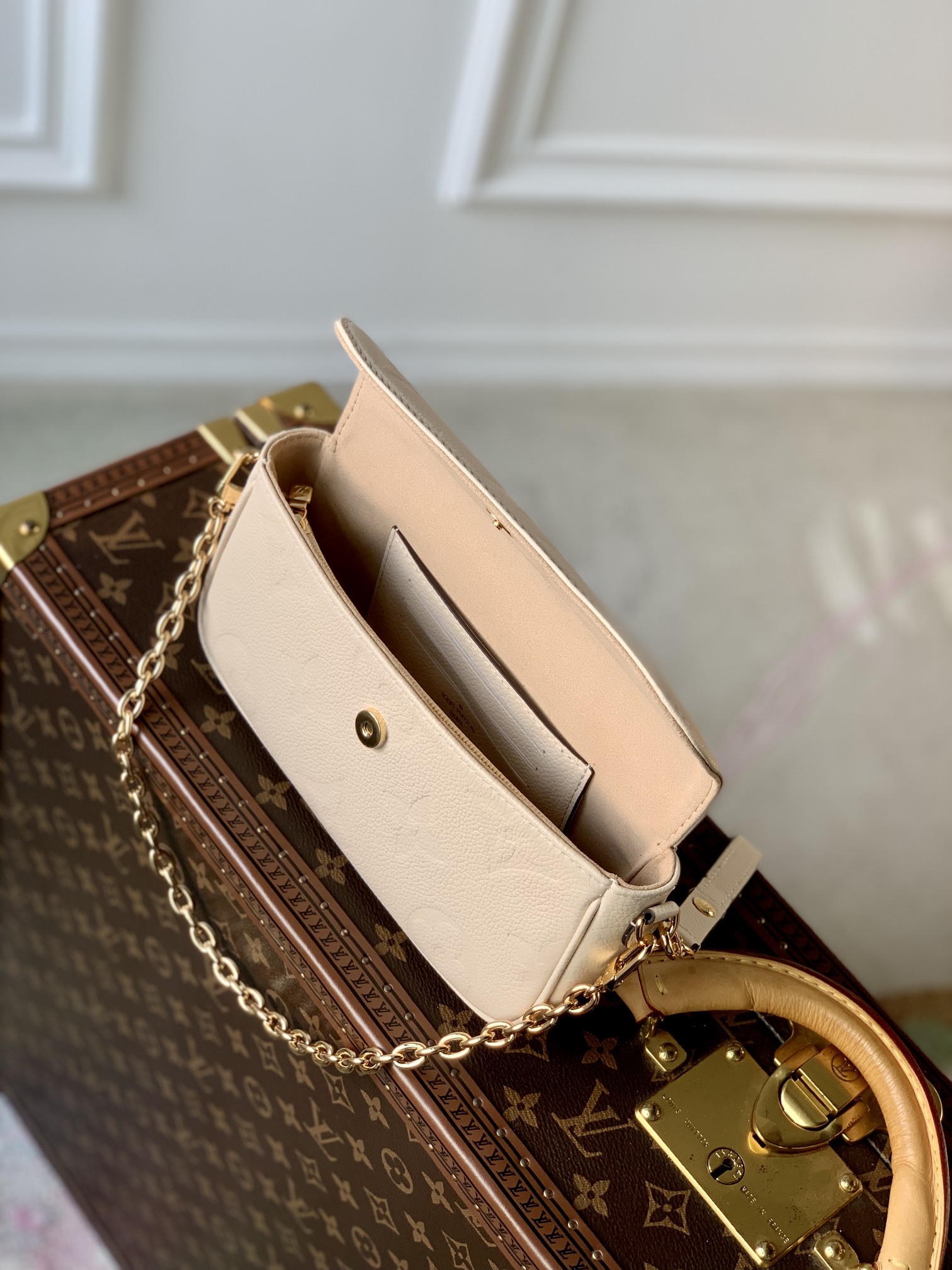 Bagsaaa L0vis Vvtt0n Wallet on Chain Ivy Cream M82210 - 23.5 x 12.0 x 4.3cm