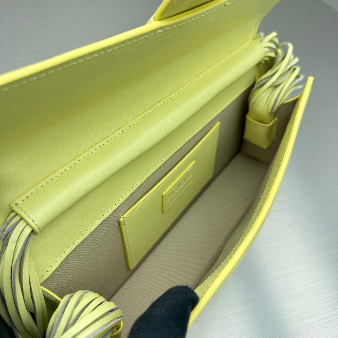 Bagsaaa Jacquemus Le Bambino long Ficiu shoulder yellow bag - 26x14cm