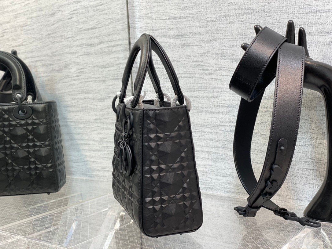 Bagsaaa D10r Lady Black Cannage Calfskin with D1am0nd Motif - 20cm
