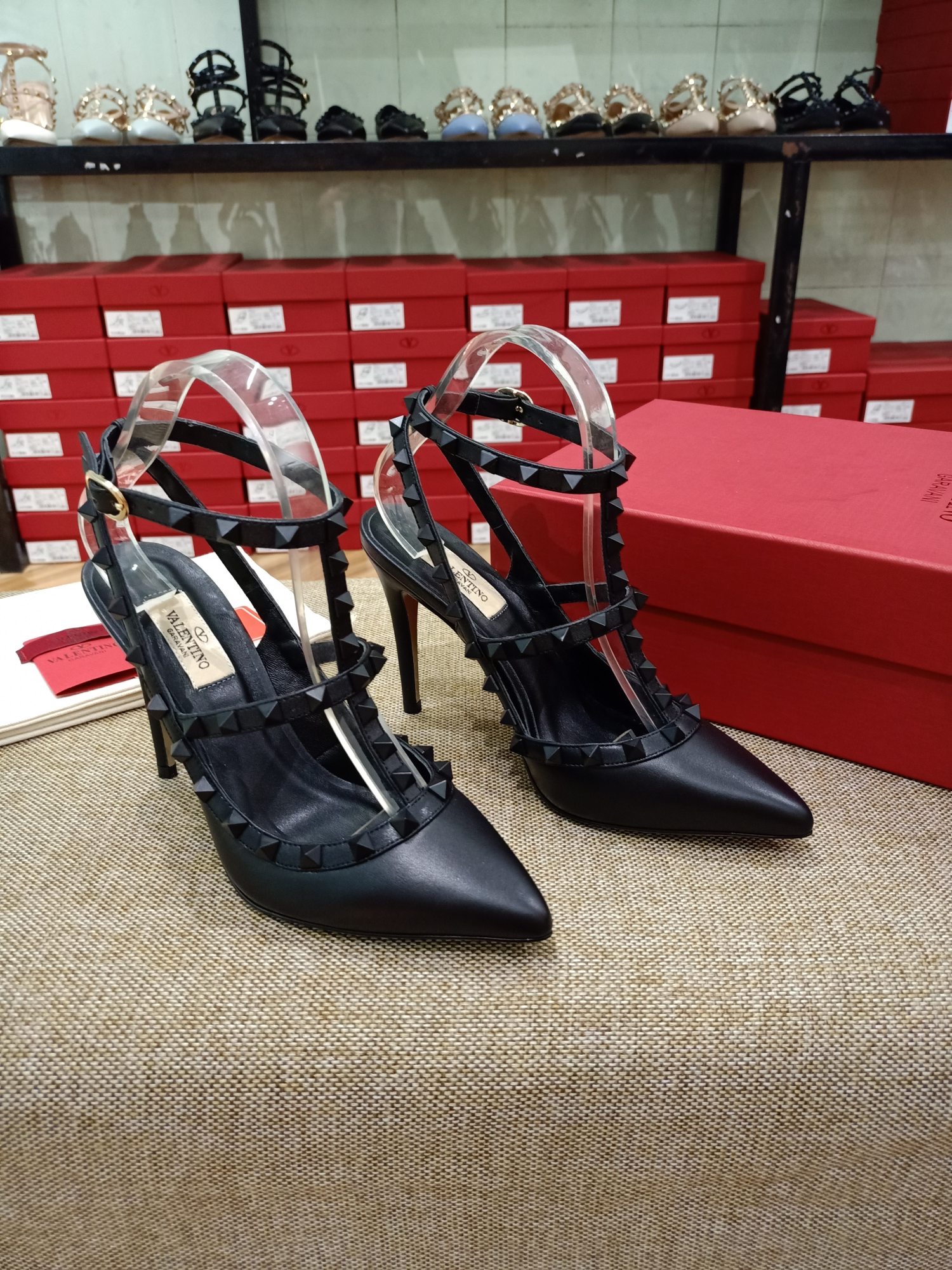 BAGSAAA Va1e*ntin0 ROCKSTUD ANKLE STRAP PUMP WITH TONAL STUDS 100 MM