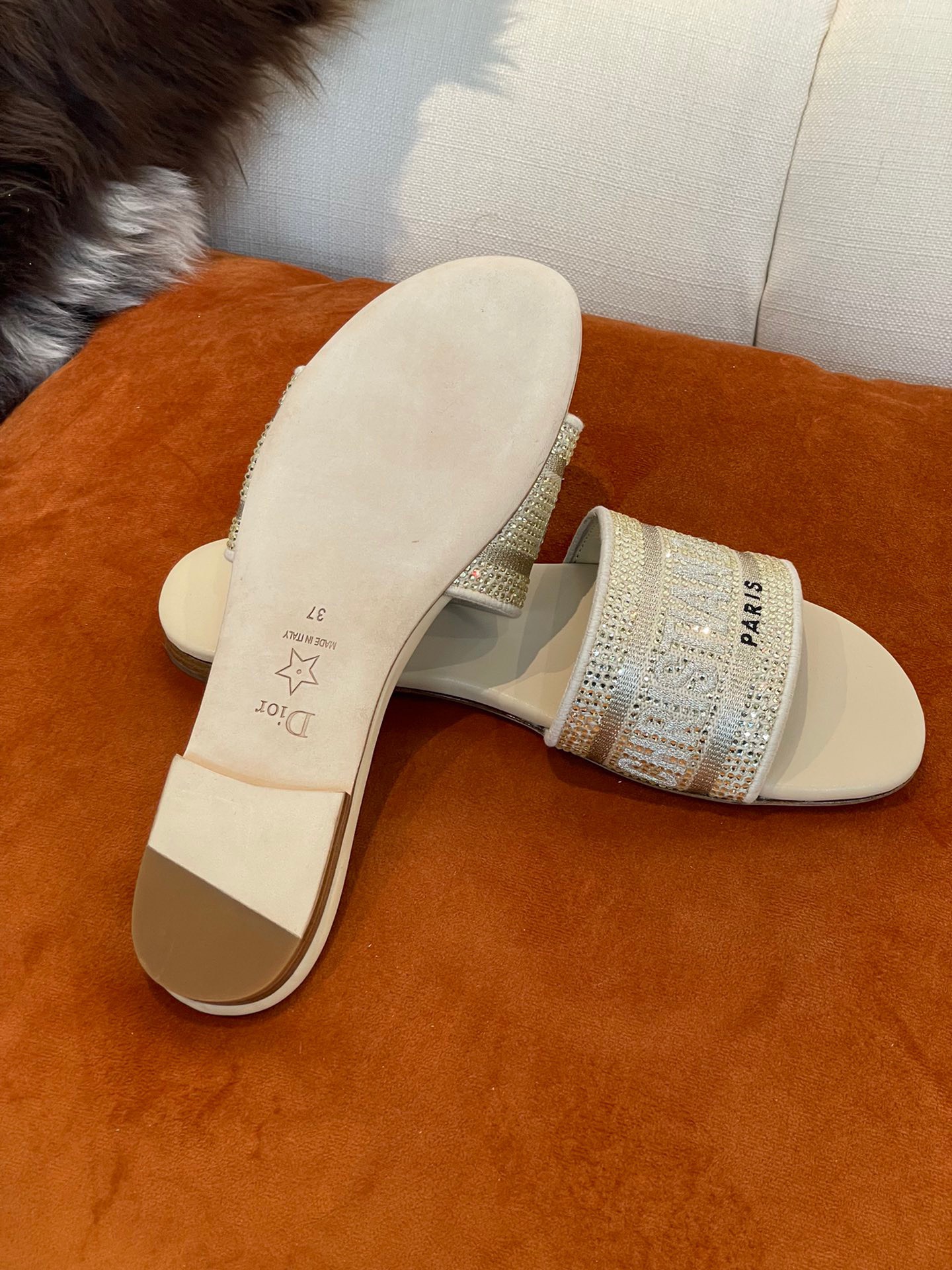 Bagsaaa D10r Dway Slide With Gold Thread And Rhinestones