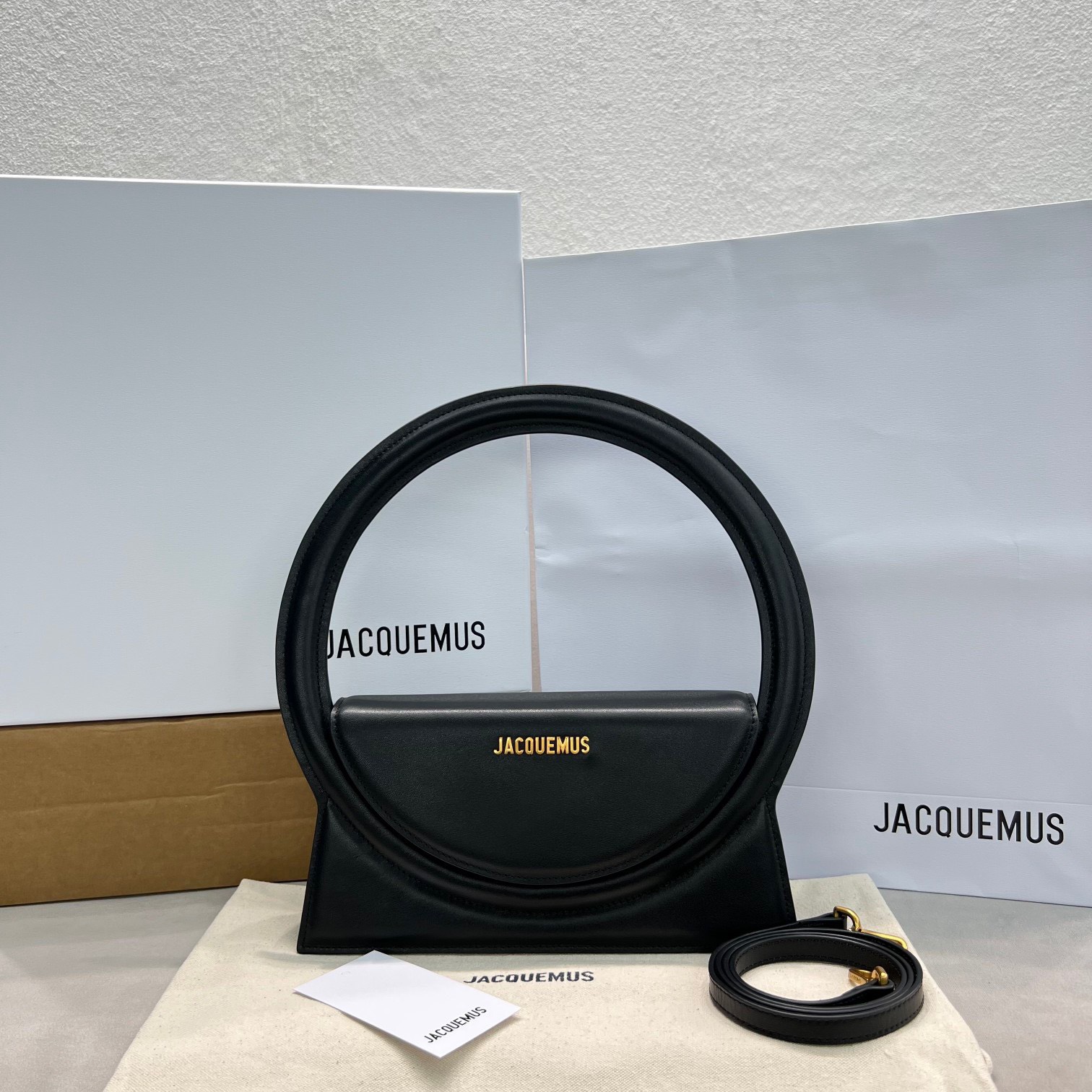 Bagsaaa Jacquemus Le Sac Rond Cirlce Bag Black -26 x 12.5 cm